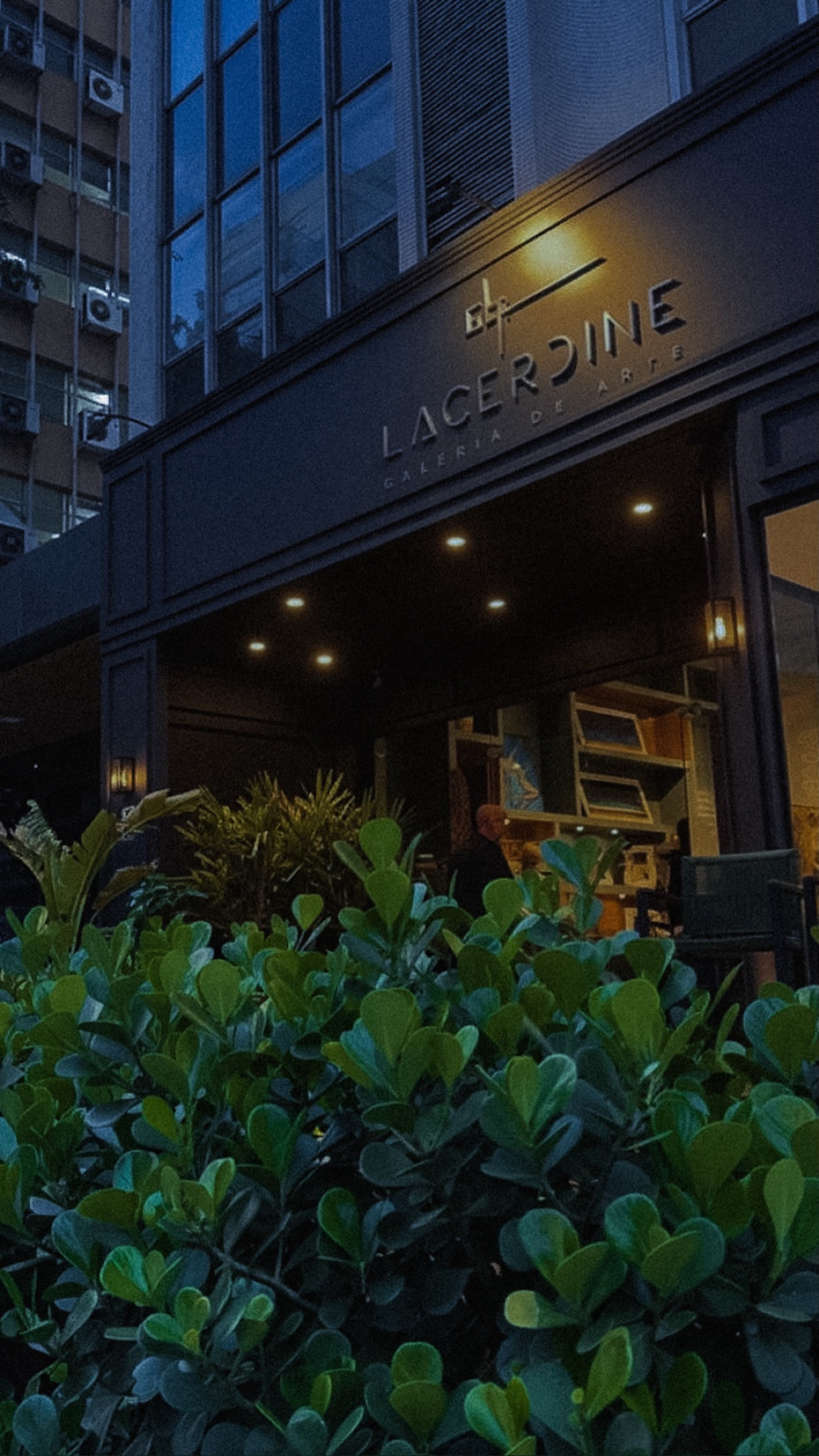 Fachada Noturna